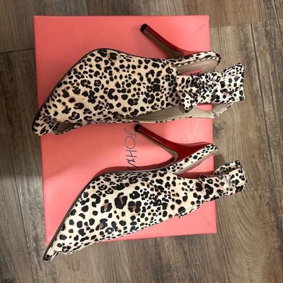 NWOT Betsey Johnson heels 👠 - Picture 7 of 7